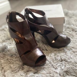 Anne Michelle brown leather heels